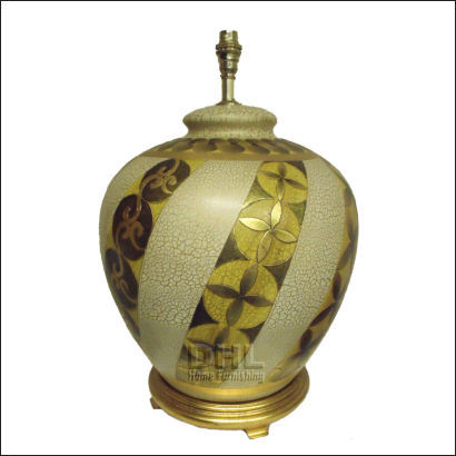 gold and cream wine vase table lamp