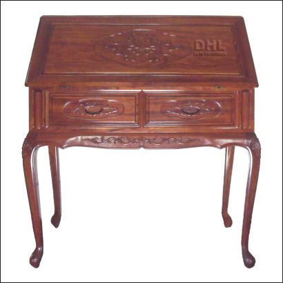 rosewood-writing-desk-louis-xv-front-view